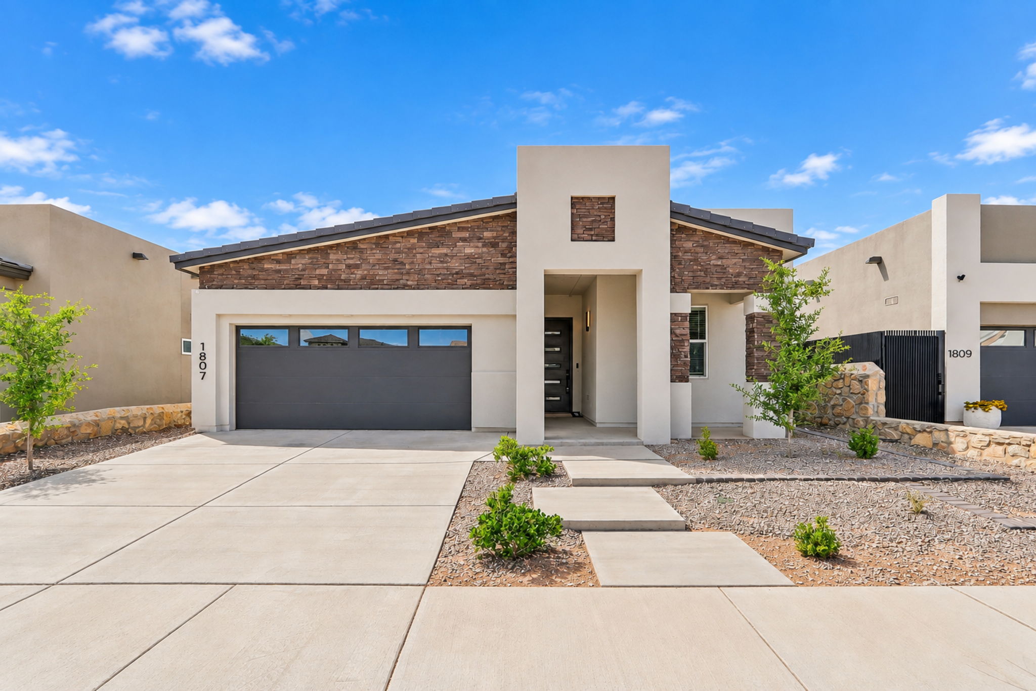 1807 Ritzy Lou Place